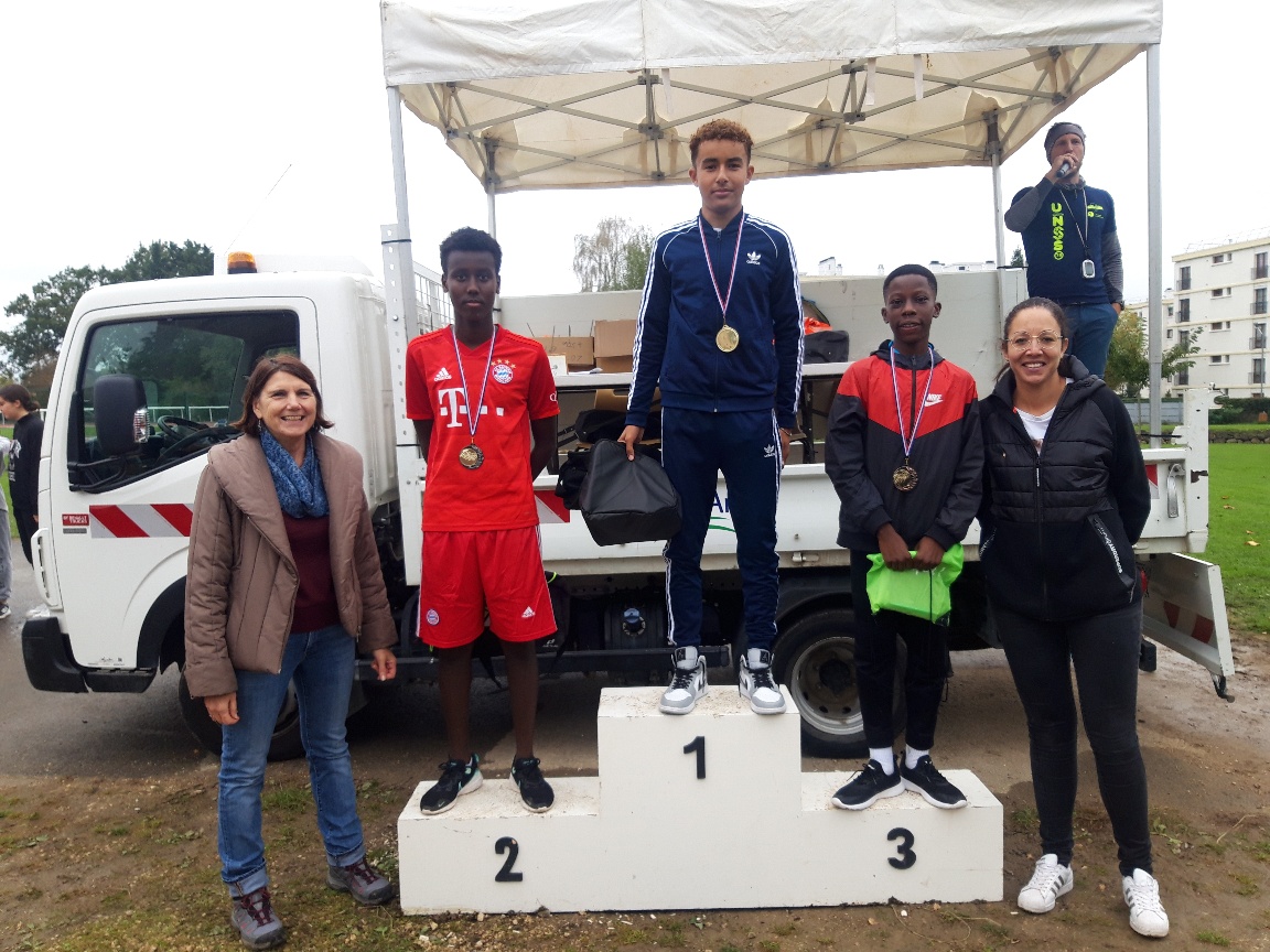 Collège Mozart 9 Avenue Mozart, 78390 Bois d'Arcy 01 34 60 10 09